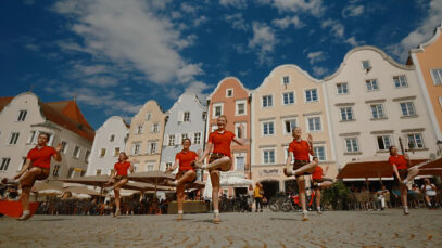 Ali_Schuhplattlerinnen