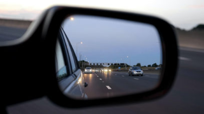 111 Autos fahren langsamer