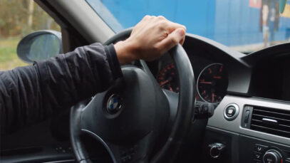 111 Raser Auto bleibt