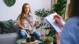 111 Frauen Arbeitslos