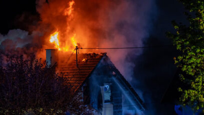 111 Haus brennt