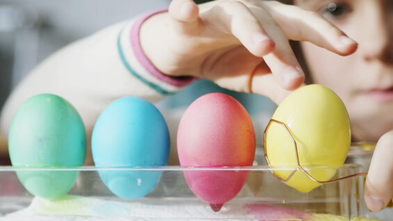111 Ostereier färben
