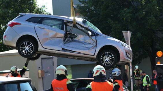 111 AutoZugUnfall