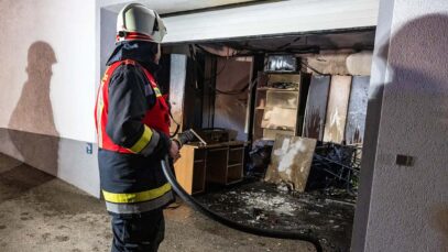 111 Garage brennt