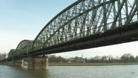 111 Eisenbahnbrücke