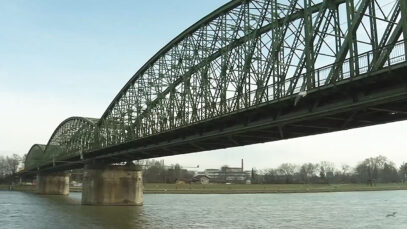 111 Eisenbahnbrücke