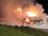 111 Auto brennt Flammen